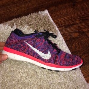 NIKE flyknit sneakers women 💙